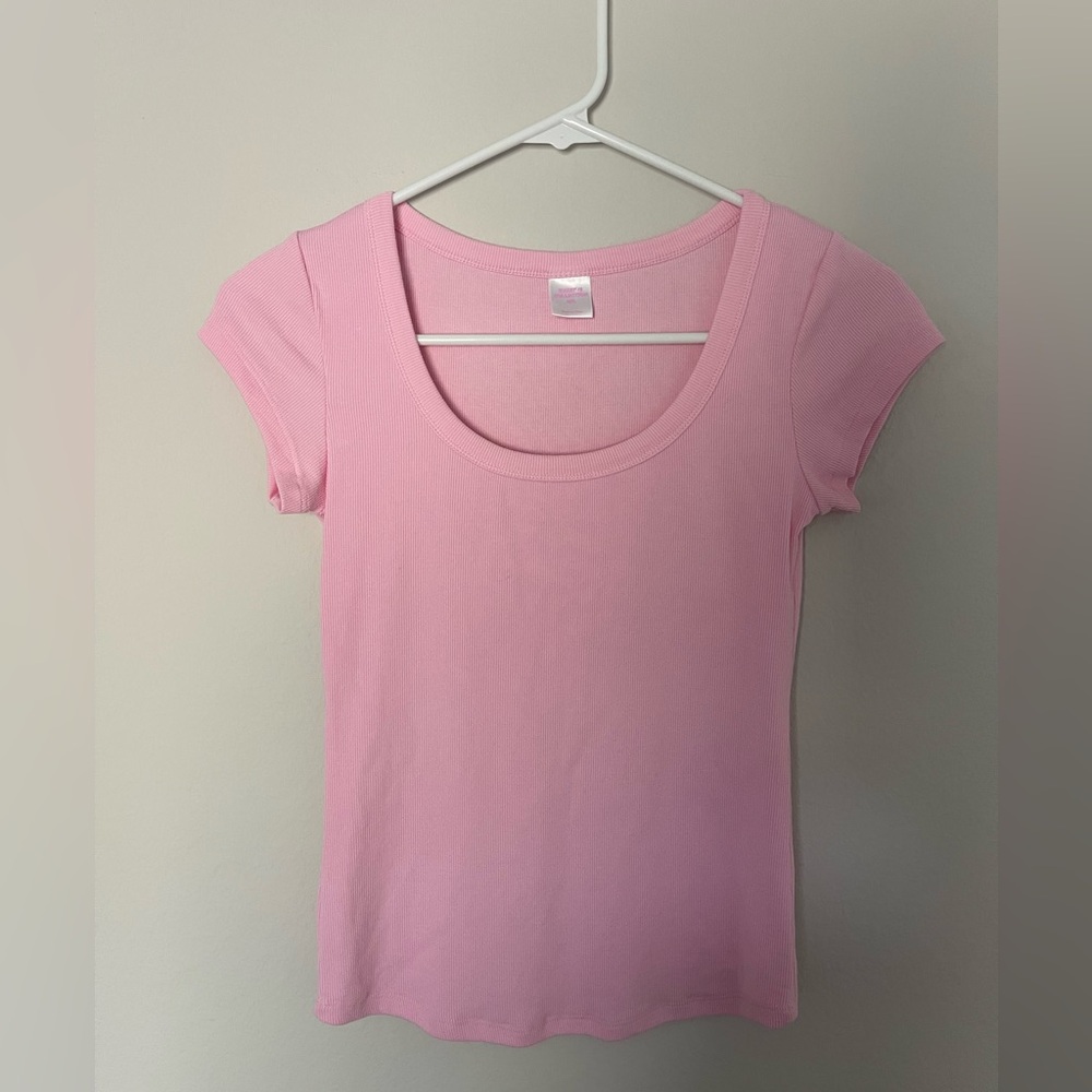 Scoop Neck Short Sleeve Tee in Light Pink